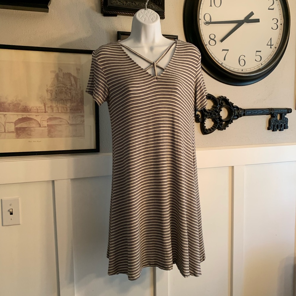 5/$30 Rue21 Dress Size Med k076